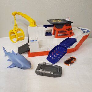 Matchbox Marine Rescue Ship Hot Wheels Shark Ship Floats in Water Rolls on Land